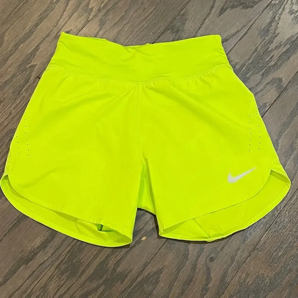 Nike Women’s Eclipse 5” Running Shorts Atomic Green Size XS Dri-FIT Neo